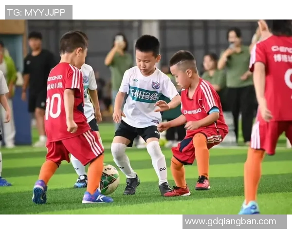 现役足球明星与他们的俱乐部关系探讨及未来发展趋势分析