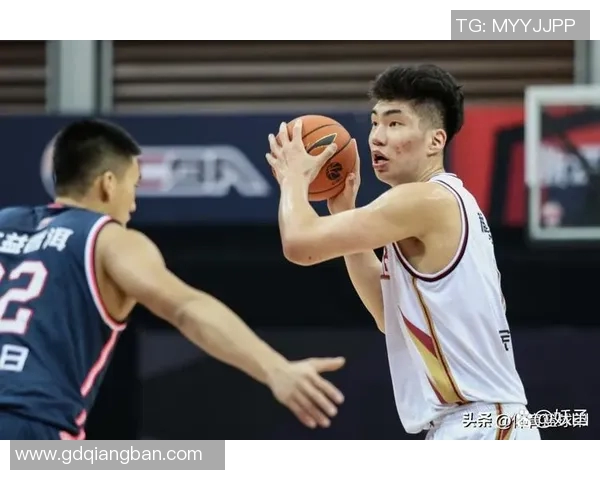 余嘉豪的成长之路与未来展望:从青涩少年到篮球新星的蜕变与奋斗